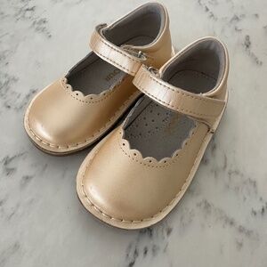 L’Amour Caitlin Scallop Mary Jane Shoes